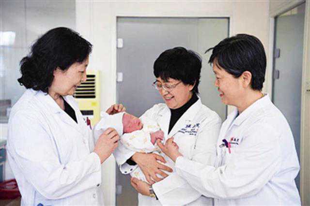 还记得1988年第一例试管婴儿吗？现在她已经长大了，有了很多转变