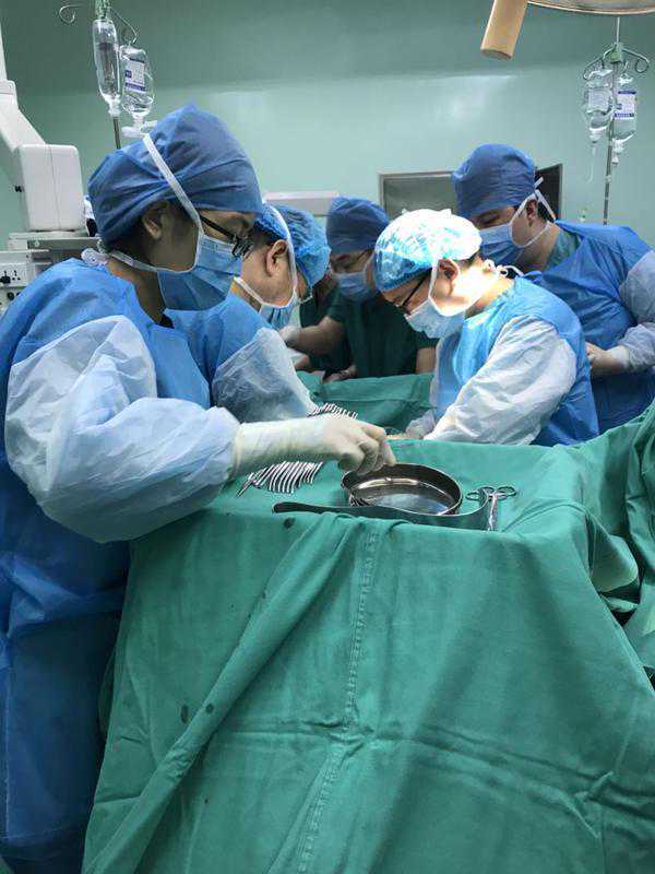 郑州一试管妈妈遇罕见病，流光身体三分之二血液，医生一决定救命